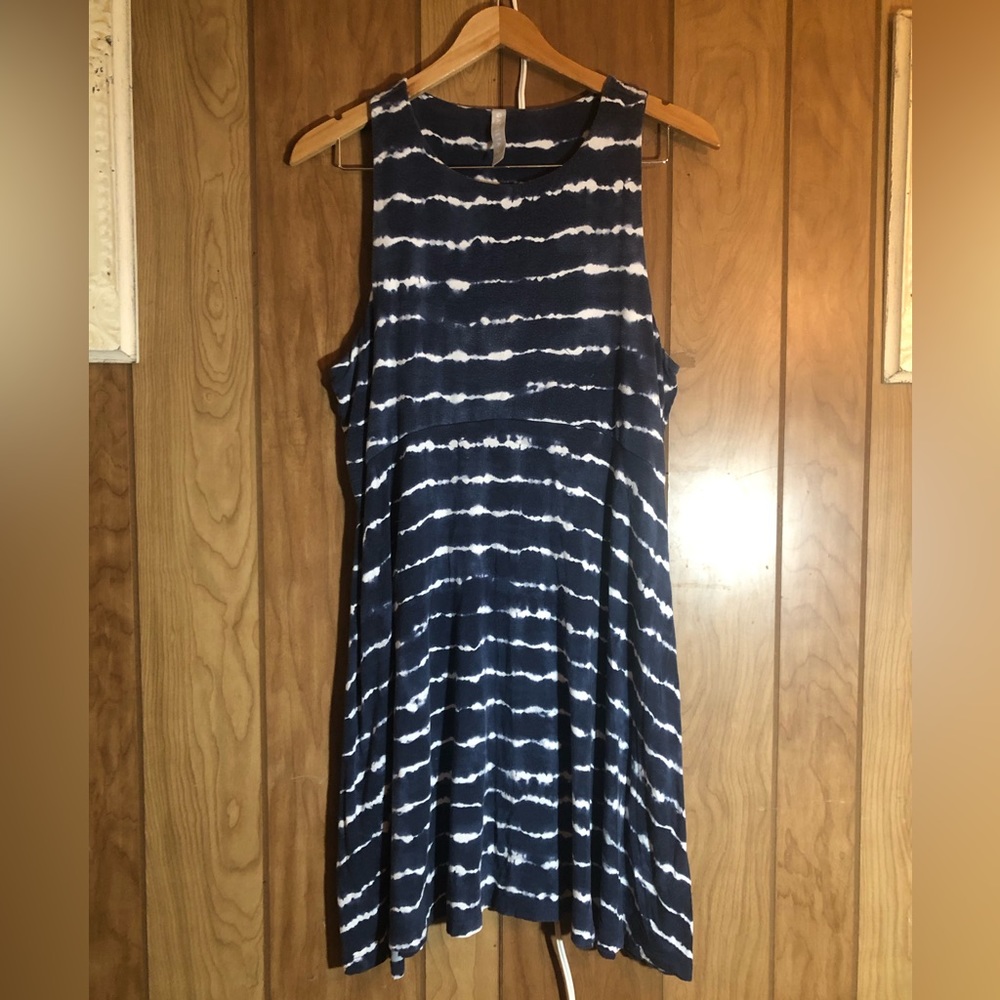 Athleta Santorini Thera printed dress. Size XL. Blue tie dye.